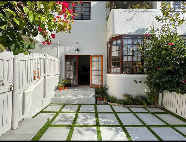 1.5 BEDROOM APARTMENT FOR SALE IN ORANJEZICHT